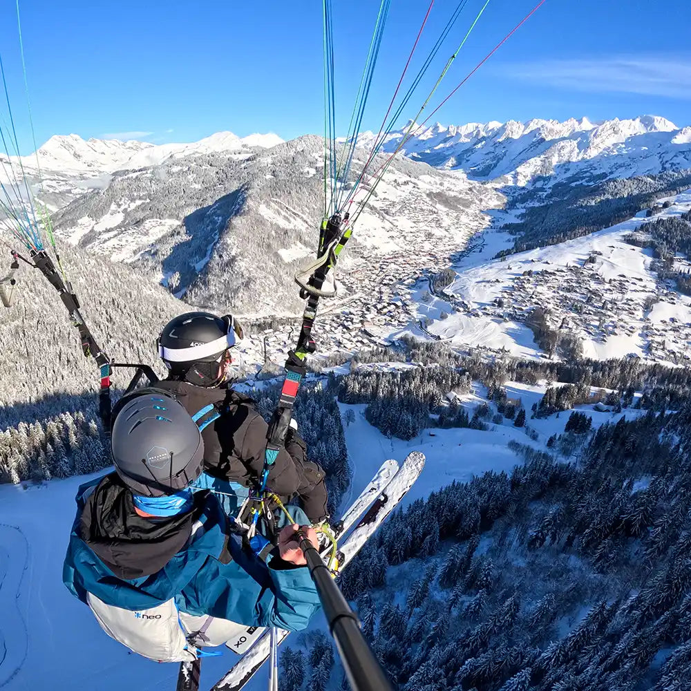 Vol en parapente à la Clusaz depuis le sommet Beauregard