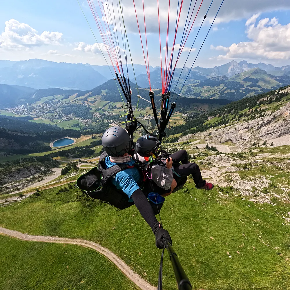 vol dans la combe de balme à la clusaz