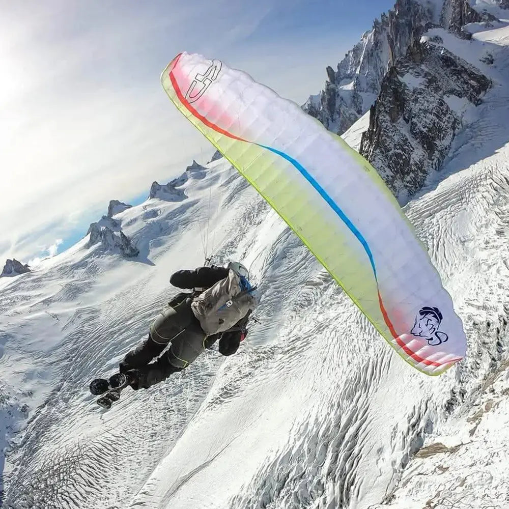 Pilote de parapente professionel à la Clusaz